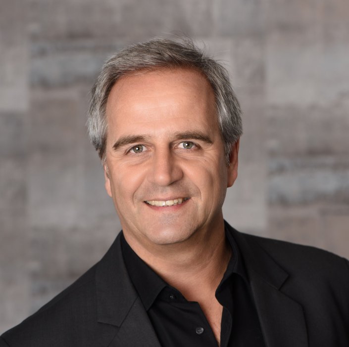 Peter Stiefenhöfer, PS Marcom Services, in schwarzem Hemd